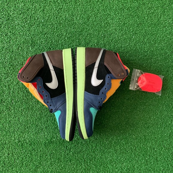 -Edm- 🍉Air Jordan 1 High ‘Royal Toe’ (WMNS 6) - Picture 4 of 10